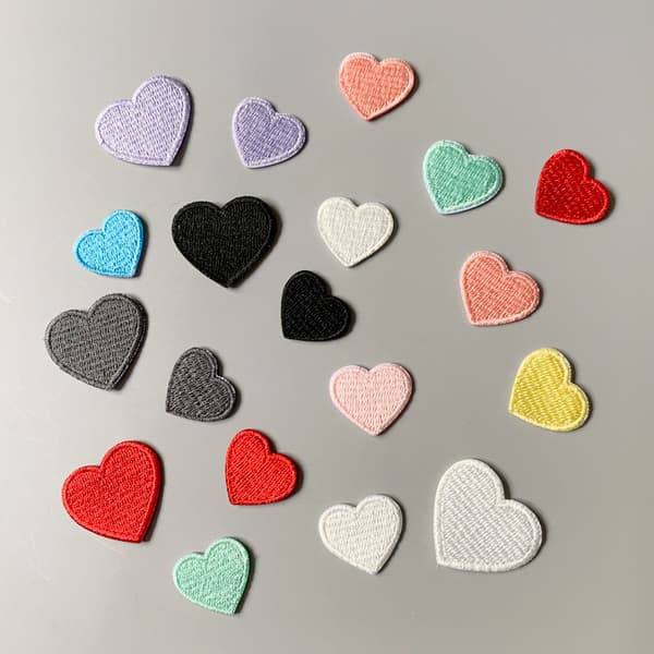 10 kpl Punaisia Sydänlappuja (2,3 * 2 cm), Silitys/Ommeltavat Sydänlaput, DIY A