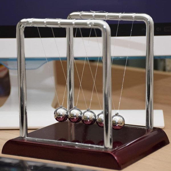 Newtons Cradle Pendulum, Perpetual Motion Desk Legetøj, Svingende