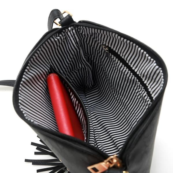 En sort med hvid (24cm x 23cm x 3cm) Tassel Charm Cross Body