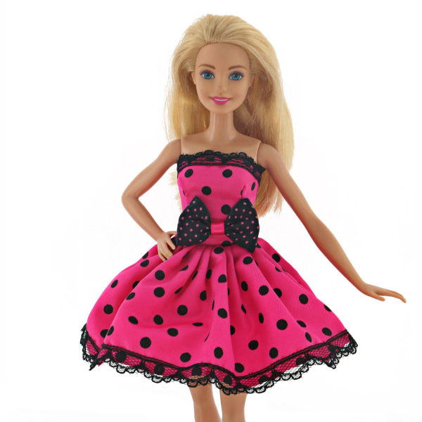 Barbie modedräkt, 4 delar, 4 docktillbehör, för kap