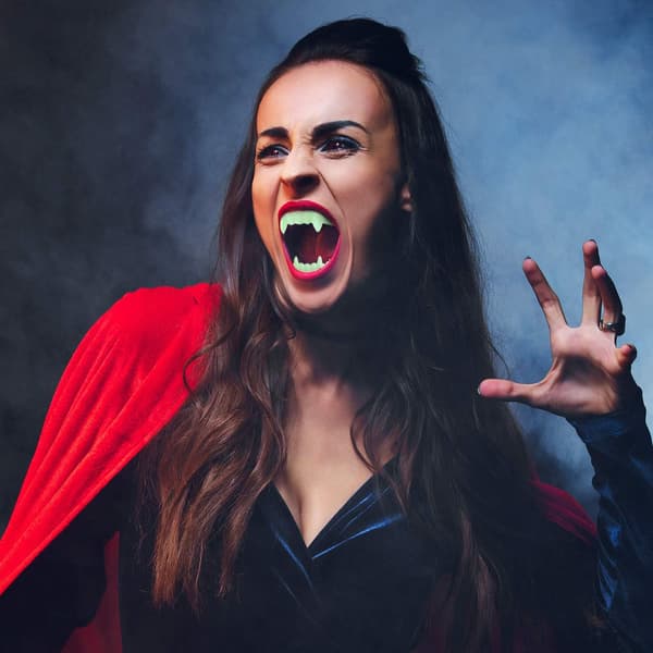 50 stycken lysande vampyrtänder Halloween Glow in The Dark Vampir