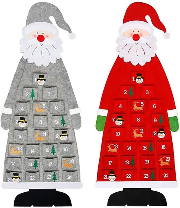 Julkalender i filt med julgransdekorationer
