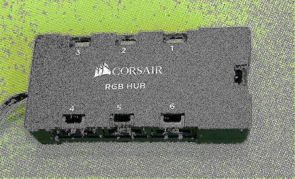 Corsair Lightning Node Pro Commander Crystal Corsair 6-porttinen RGB LED -tuuletinkeskus