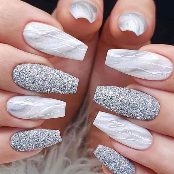 Harmaat Glitter-Paintetut Liimatut Kynnet Arkku Muotoiset Pitkät Tekokynnet Akryyli Gradi