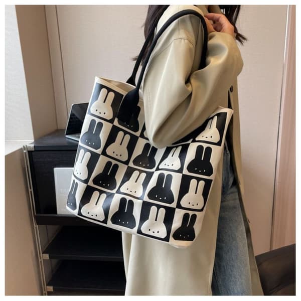 Sort skuldertaske i kanvas, pendlertaske