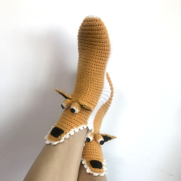 Roliga djurstickade strumpor