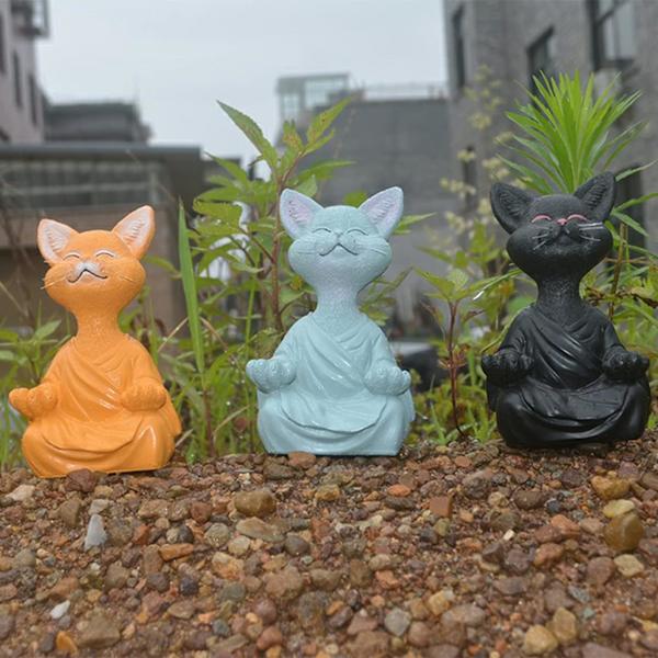 Boutique Collection Meditation Cat Statue Lille Resin Statue Hom