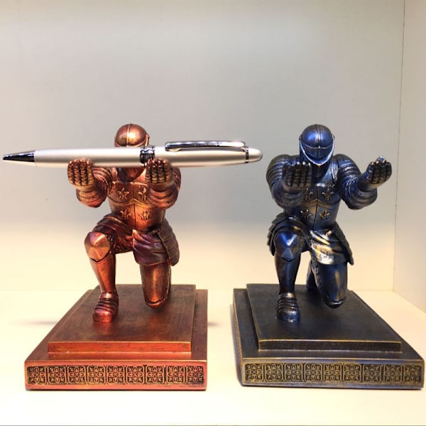 Pennställ Executive Knight - Soldatrustning, Hjältepenn