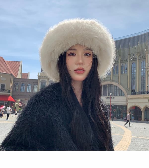 Faux mink pels hue, råhvid, plysset og varm