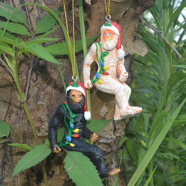 2 Bigfoot Yeti puutarhakoristetta