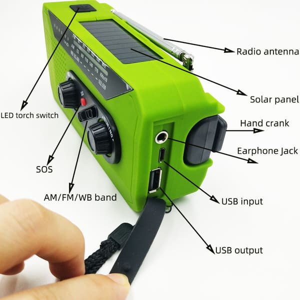 Radio med solcelle, 2000mah Håndsvinggenerator med lommelygte (Rød)