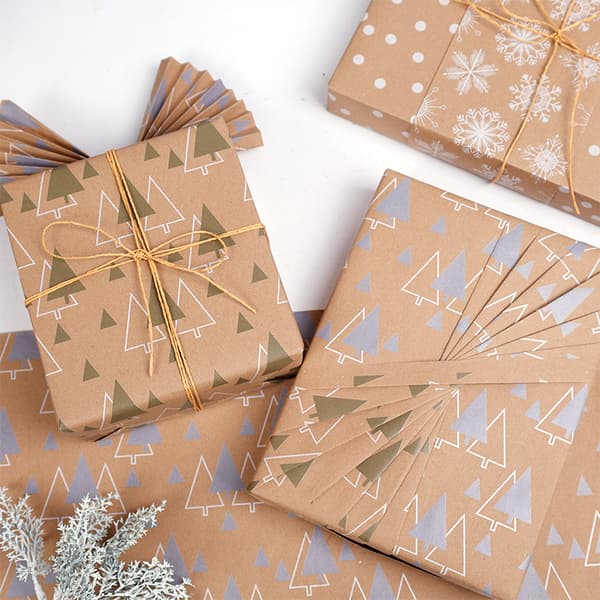 Julklappspapper Dubbelsidigt julgransmönstrat papper (43CMX10M)