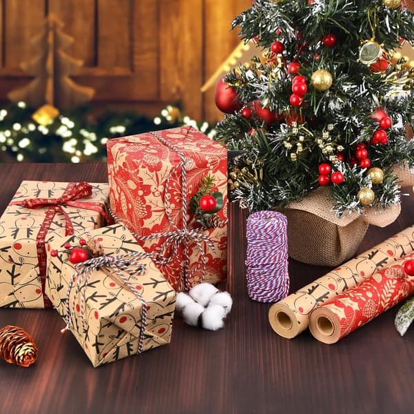 Julklappspapper med mönster av tallkottar (43CMX 300CM)