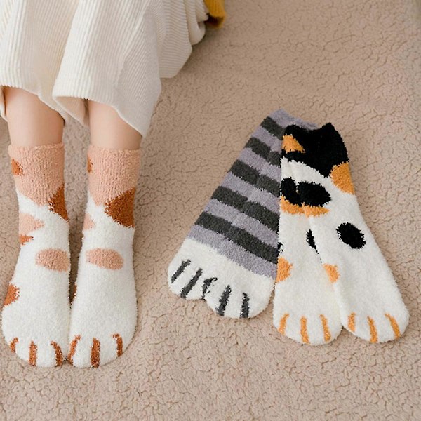 Kawaii Tecknade Vita Strumpor för Kvinnor Söta 3D Hund Katt Tass Mönster Kvinnlig Fleece Varma Roliga Strumpor Hem Golv Sovande GS Polka dot black