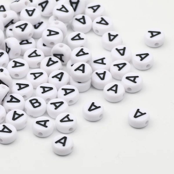 50/100/200 kpl/erä 7x4 mm Valkoinen Pyöreä A-Z Aakkos Kirjain Akryyli Löysät Välihelmet Korutarvikkeisiin DIY Rannekoru A