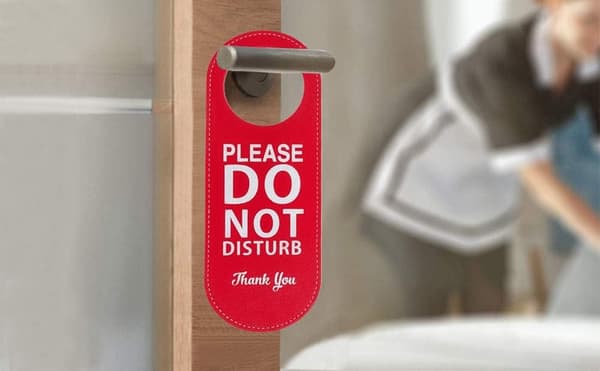 2-pack dörrhängare \"Stör ej\", dubbelsidig välkomstskylt i PU-läder, \"Välkommen\" och \"Stör ej\"-skylt för kontor, hem, klinik (röd+grön)