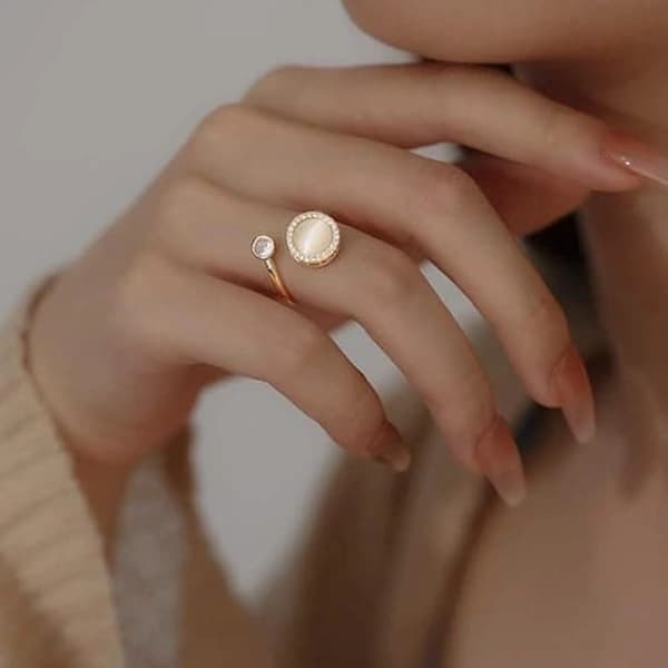 Stressring 6-pakning – Justerbar angstring og fidgetring for kvinner Guld