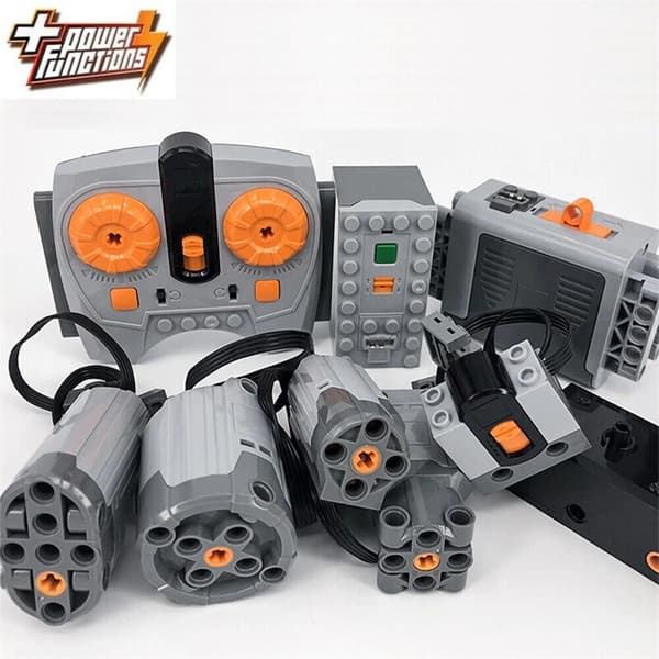 Technic-serien Power Functions-komponenter: motorer, fjernkontroller, mottakere og batteribokser – på lager.