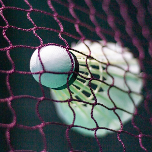 6 Badminton Fjerbolde Sæt - Farverige Fjerbolde, Sjovt Havespil, Letvægts Nylon og Plastik Fjerbolde til Indendørs og Udendørs Badminton