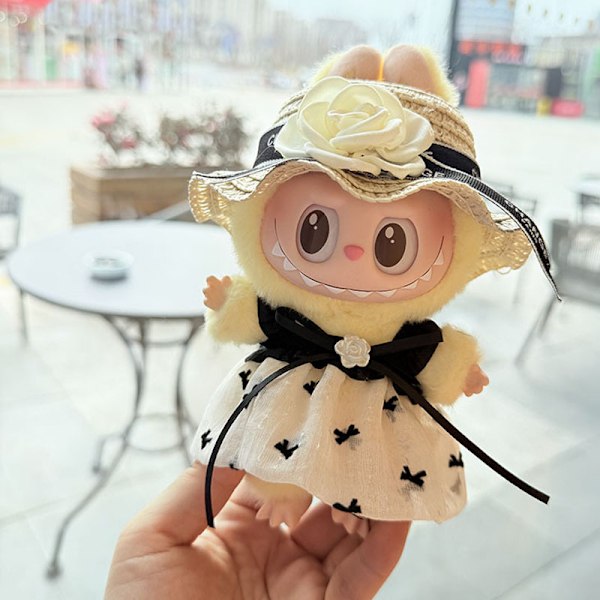 Vit stråhatt med svart brätte + kameliarosettkjol, (endast kläder) 17cm hänge blind box macaron Labubu Labubu Time to chill dockkläder