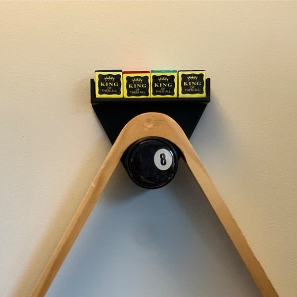 Ny triangulär väggmonterad 3D-printad prydnadsförvaringshylla