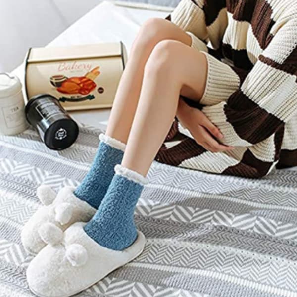 Fluffiga varma toffelsockor för kvinnor, supermjuka sovstrumpor