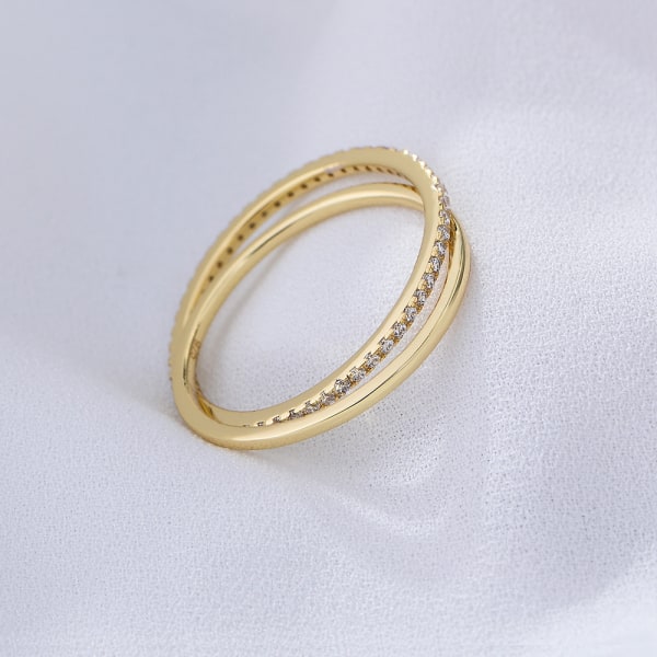 14K gullbelagt X-ring med simulerte diamanter i CZ, kryssring for kvinner, gul