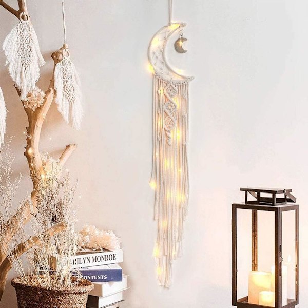 Drömfångare i macramé med måne - Bohemisk heminredning