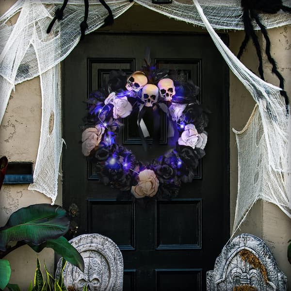Halloween-dekorasjon: Lysende dødningehodekrans, dekorasjoner