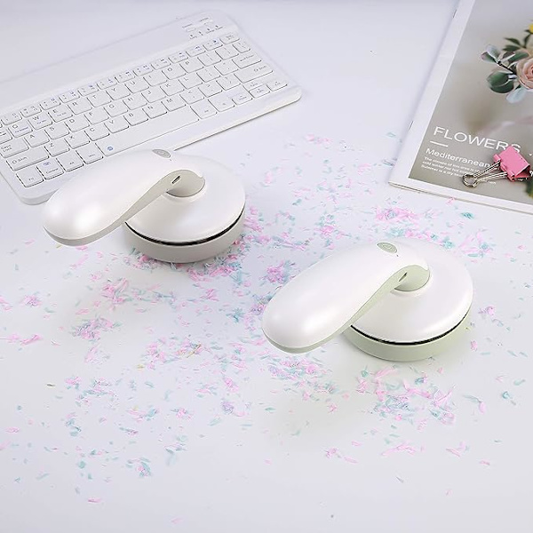 Bordstøvsuger med rengøringsbørste, USB-genopladelig til støvsugning af skrivebord, bedste vinkelfri bordstøvsuger til hjemmet/skolen/kontoret (grå)