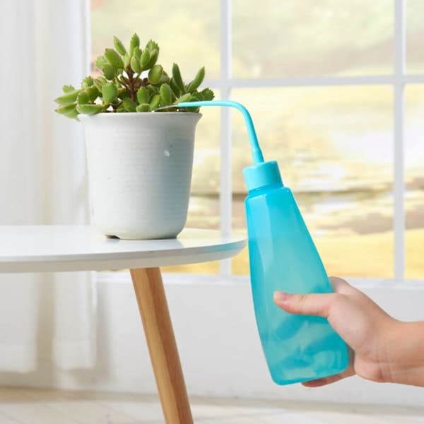480 ml saftig plastkanna för bevattning, plastböjd mun S