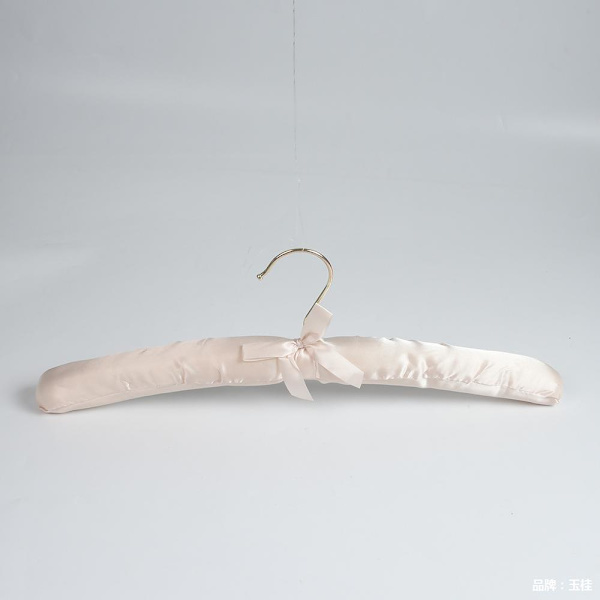 Pehmustetut värilliset satiiniset henkarit, erittäin kestävät, 38 cm, 10 kpl