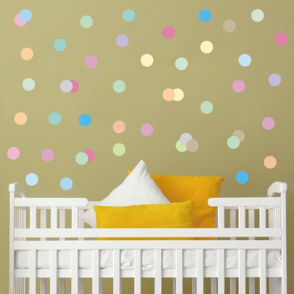 En set väggklistermärken för barnrum Små färgglada prickar