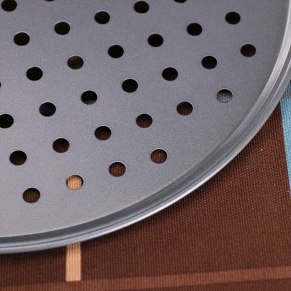 Rund perforert non-stick pizzaplate 32X1.5cm Svart