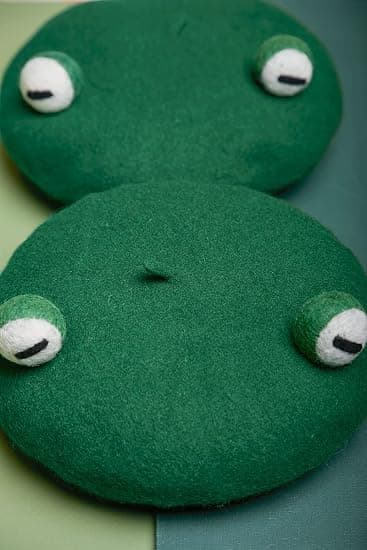 Söt rolig grön groda ullmålare hatt söt basker hatt damhatt