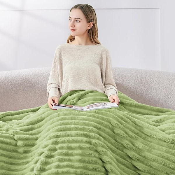 70*100cm Grön Pläd för Soffa - Mjuk & Mysig Fluffig Fleecepläd, Dekorativ och Presentvänlig Randig Pläd för Kvinnor, Män