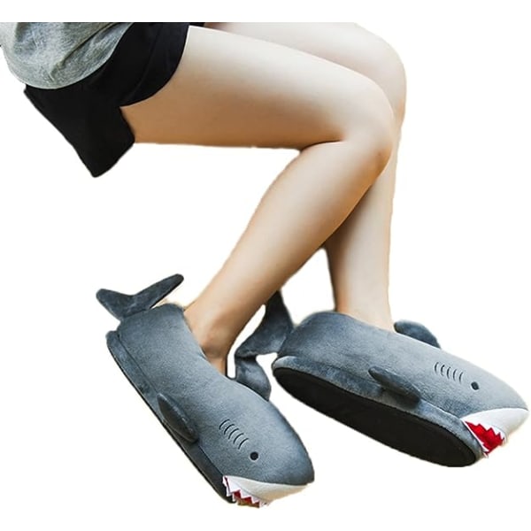 Koselige fleece Wicky Shark minneskum hus tøfler Chompi for kvinner
