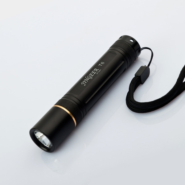 Uppladdningsbar LED-ficklampa, 4 ljuslägen och zoombar för barn Gåva