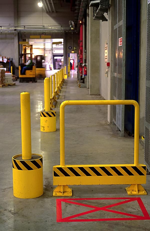 Ruller med 766 Sort/Gul Kryds vinyltape, 48 mm x 18 m