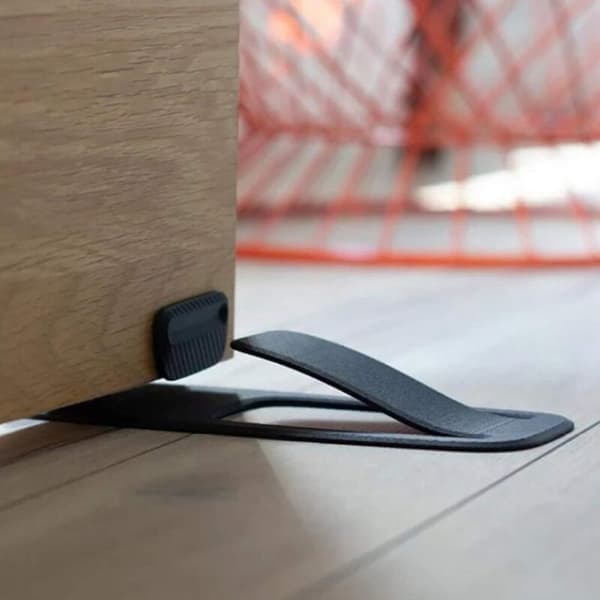 Fjeder - Dørstopper med dørbeskytter (Sort)，18*8*3cm