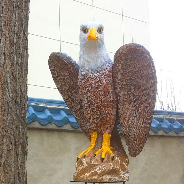 1x Have Eagle Plast Realistisk Høg Ørn Statue Fugleskræmsel Gar