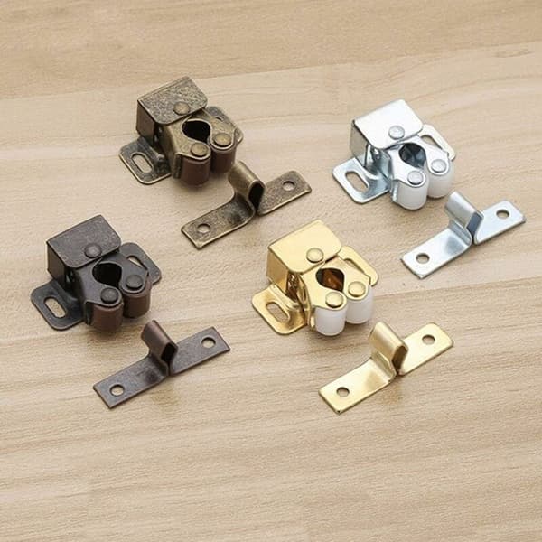 Maskinvaretilbehør, møbelskapdørsugdemper, magnetisk buffer, kulelås, 31*31mm, sølv