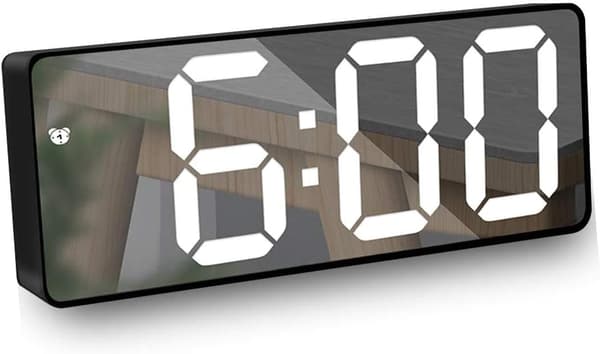 Digital LED-vekkerklokke, med speil, slumrefunksjon, stemmestyring