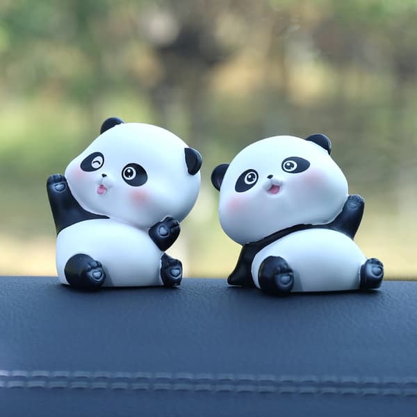 3 søte mini panda-figurer