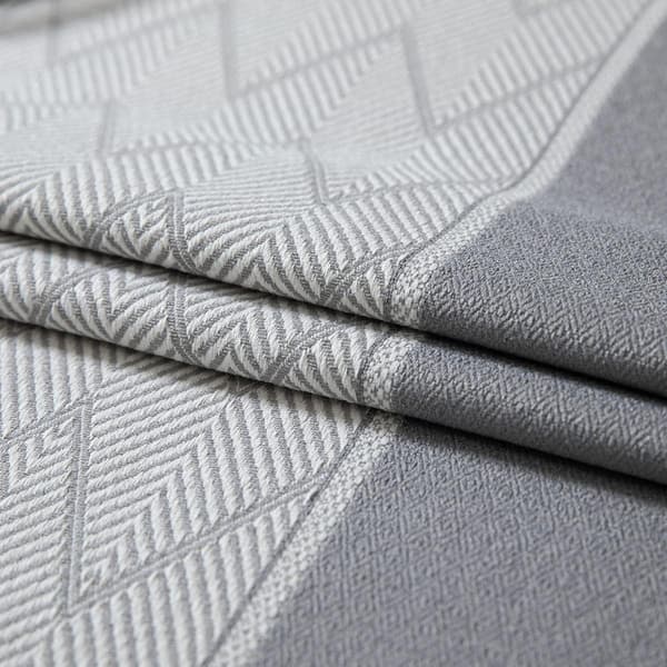Rektangulär fyrkantig bordsduk stickad broderad texturerad tofs C