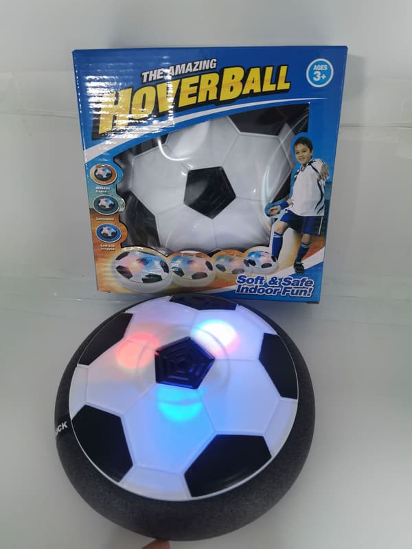 Svevende innendørsfotball med LED-lys