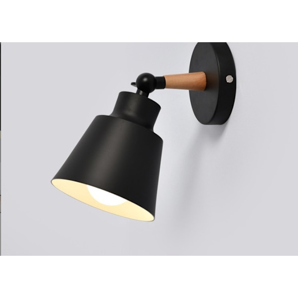 Modern vägglampa inomhus skandinavisk design i trä och järn,