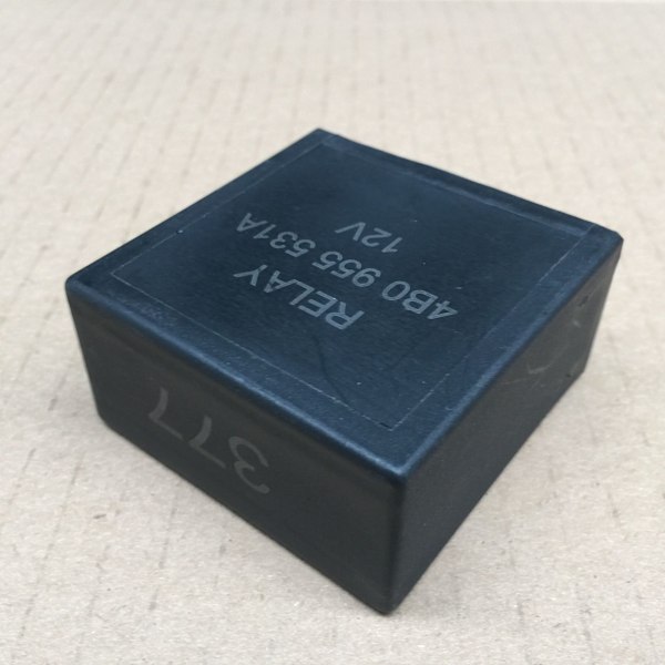 377 Intermitterende Viskermotorstyrelsesrelæ til B5 MK4 Bora 4B0 955 531A
