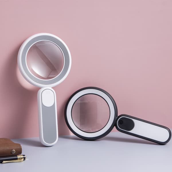 Lighted Reading Magnifier, Rechargeable Magnifying Glass with Lig