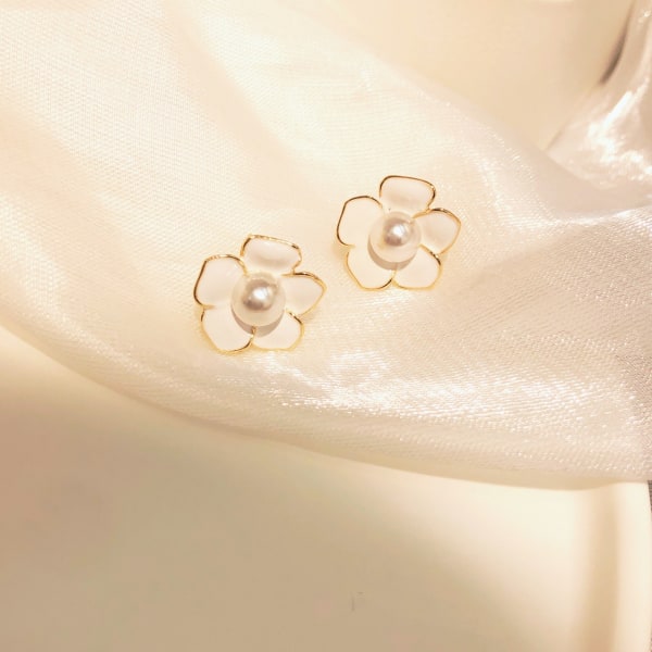 Stud örhängen 14K guldpläterade 925 Sterling Silver Stolpe Rose Flower & Pearl Stud E